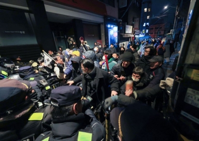 "조짐 보였는데 조롱당하듯 폭행당해"…현장 경찰들 지휘부 성토글