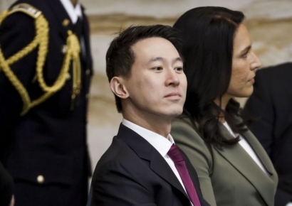 "뒷자리도 괜찮아"…'구세주' 트럼프 취임식 참석한 틱톡 CEO[뉴스속 인물]