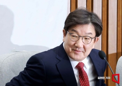 [포토] 권성동 "공수처, 尹 강제구인하면 탄핵심판 방해…즉각 중단해야"