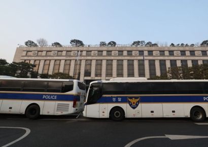 尹, 탄핵심판 3차 변론 출석…헌재 "이동 경로 공개 불가"