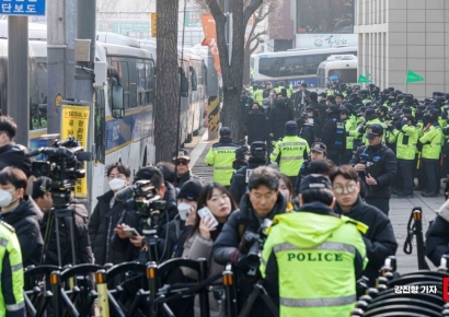 [포토] 헌법재판소 둘러싼 경찰 병력