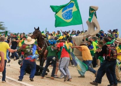 한국 뿐 아니다…'논리도 비슷' 부정선거론에 갇힌 지구촌[유튜브와 확증편향]