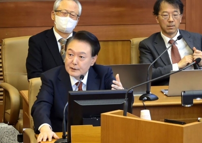 尹 강경 모드에 대통령실도 분화…거리두는 참모진