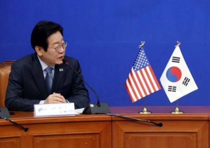 [포토] 이재명 "트럼프 북미대화 의지 환영...한반도 평화 기대"