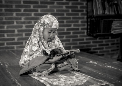 위반 시 벌금 140만원…여학생들 교실에서 스카프 착용 금지시킨 '이 나라'