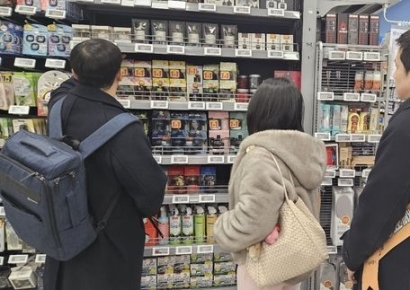 "까도 까도 포장지"…플라스틱 줄인 '착한' 설 선물세트