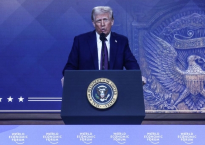 "금리 내려라" 파월 공개 압박 나선 트럼프…"유가 낮춰 우크라戰 종식"