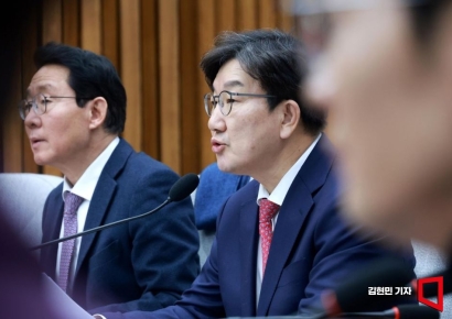 [포토] 권성동 "이재명, 자신의 정책·노선 갈아엎어"