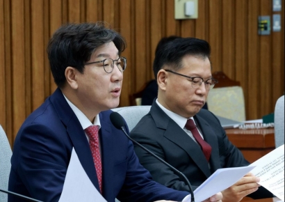 與 "국회 연금개혁 특위 구성 제안…모수·구조개혁 동시 추진 강조"