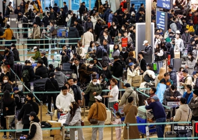 [포토] 연휴 앞두고 붐비는 인천공항