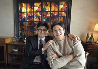 탈한에서 친한으로?…'한동훈과 찰칵' 진종오 "함께 가겠다"