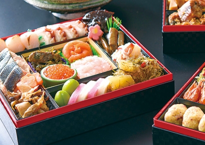 "네발 짐승 고기는 안먹는다"…복 겹겹이 쌓은 설날 도시락 '日오세치'[日요일日문화]