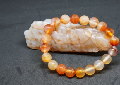 조회수 30억 넘자 가격도 껑충…MZ 사로잡은 '이것' 中서 되팔이도 기승