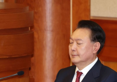 검찰, 尹 구속기소…與 "부실·부당·부정의", 野 "단죄 시작"(종합)