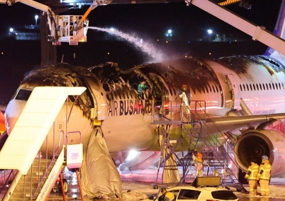 에어부산 여객기, 김해공항서 이륙 전 화재…17년된 에어버스 기종