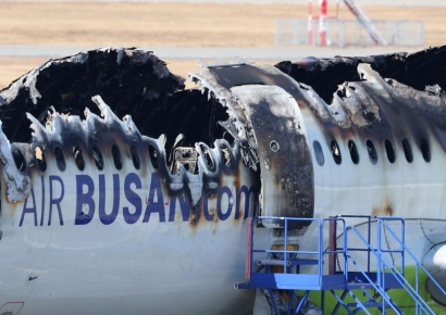"문 연 승객, 영웅인 척 말라"…답답함 토로한 에어부산 직원들