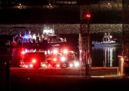 [속보]"美 워싱턴 여객기 추락 현장서 시신 30구 이상 수습"