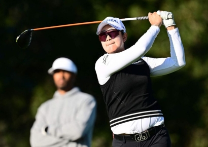 김아림, 4타 차 선두 질주…‘새 후원사 궁합 좋아’