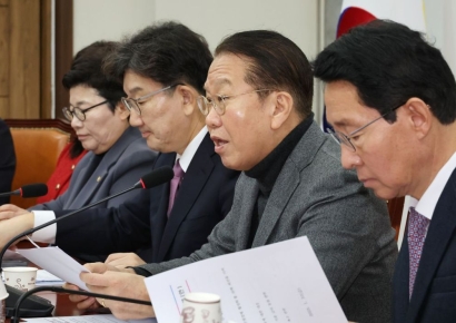 與 "이재명 말바꾸기 실용 아닌 '실언'…카멜레온 정치 멈춰야"