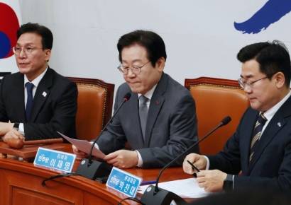 '민생지원금' 포기까지 꺼내든 이재명…與는 "카멜레온 정치 멈춰야"(종합)