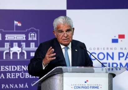 파나마 대통령, 美 국무 만나 "운하는 앞으로도 우리가 운영"