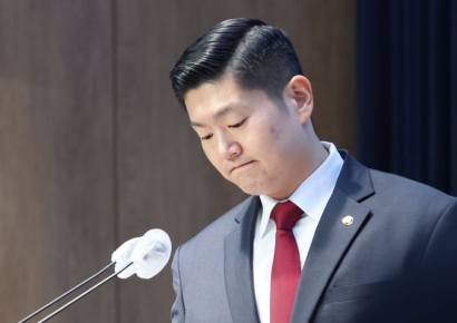 '尹 면회' 권성동 "친구 어려울 때 위로"…김재섭 "왜 이런 식으로"