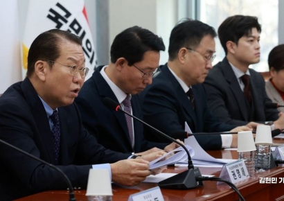 [포토] 권영세 "이재명, 느닷없이 친기업…뒤통수치고 반창고 붙이는 격"