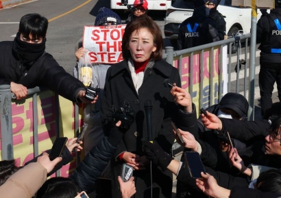 나경원 만난 尹 "국정마비 볼수만 없어 계엄…국민께 희망 만들어야"