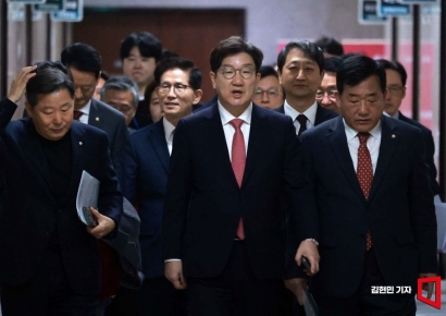 [포토] 반도체특별법 협의 향하는 당정