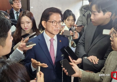 여권 차기지지율 1위 김문수 "대선출마 검토한 적 없어…탄핵 기각돼야"