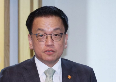 최상목 "반도체특별법 이달 반드시 결론…민생·경제 플랜 가동"