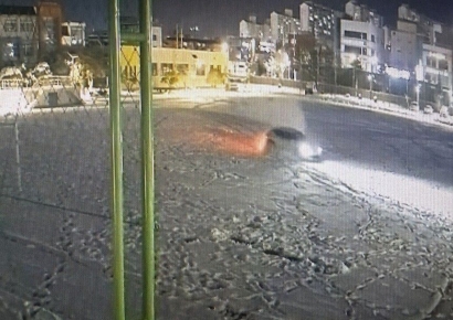 15억 들어간 운동장서 5분간 드리프트…학교, 수사 의뢰