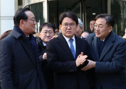 황운하, 2심 무죄에 의원직 유지…야 “尹 검찰 무리하게 기소”