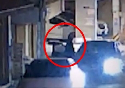 CCTV에 다 찍혔는데…음주운전 사고 내고 조수석서 내린 운전자