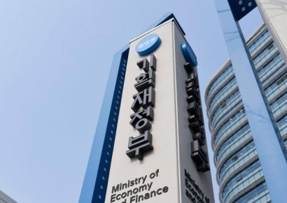 반도체 세액공제율 상향 포함 세법개정안 기재위 통과