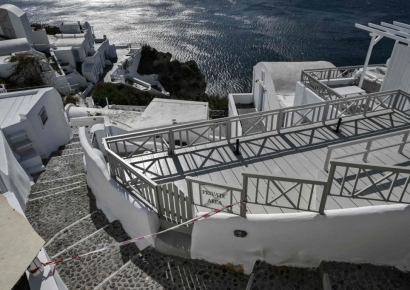 관광객 실종에 주민들은 탈출 중…역대급 지진에 난리난 산토리니섬