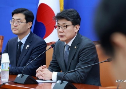 [포토] 野 진성준 "급속한 노령화…정년 연장논의 시작할 때"