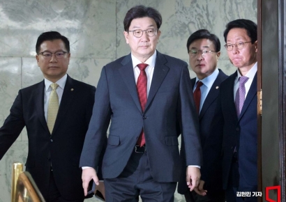 권성동, 주 52시간 예외 뺀 반도체법 겨냥 "이재명 우클릭, '씨 없는 수박'"