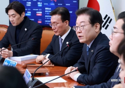 [포토] 이재명 "대왕 사기시추 한번에 GPU 3천장 살 돈 다 털어"