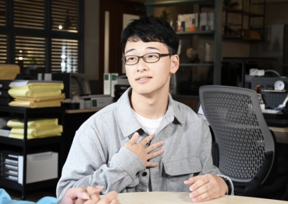 중학교 졸업하며 장래 고민 시작…'17세'에 최연소 법조인 된 이 사람[일본人사이드]