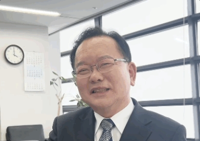 책 많이 읽으라는 유시민에 고맙다는 김부겸, 무슨 일?