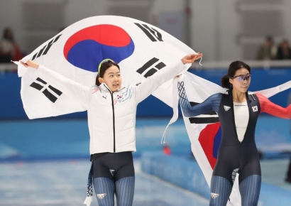 스피드스케이팅 김민선 주종목 500m 金…후배 이나현 銀