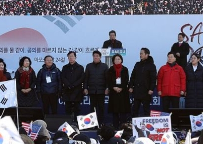 野 "與의원, 극우집회 가 충성 다짐"…與 "민주당 비판하면 극우냐"