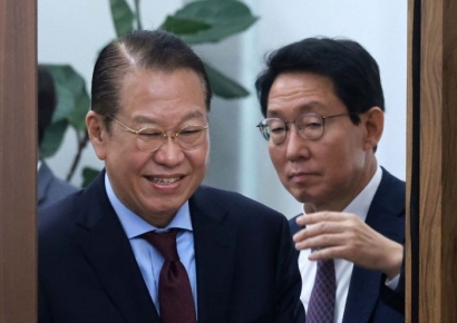 [포토] 비대위 참석하는 권영세 비대위원장