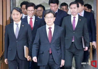 [포토] 당정, AI·우주 등 10대 국방 전략기술에 2027년까지 3조 투자