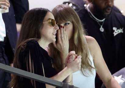 '트럼프 직관' 슈퍼볼 전광판에 뜬 스위프트…관중들 야유 무슨 일? 