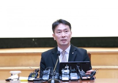 이복현 "DSR규제 원칙대로 진행, 부동산 시장 우려 여전"