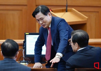 황교안, 헌재에 탄원서 내더니 "탄핵 인용 시 걷잡을 수 없는 폭동 일어날 것"