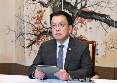 최 대행, 철강·알루미늄 관세에 "발효까지 시간있어…대미 협의 추진"