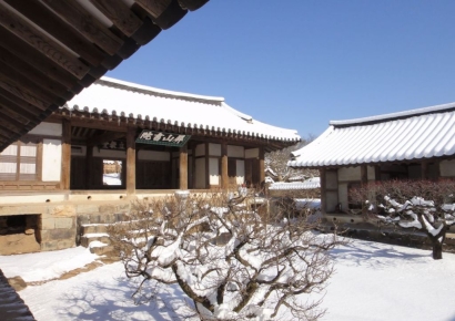 "수신료 부족에 조연출 없는 프로도 많아"…'병산서원 훼손' KBS 해명